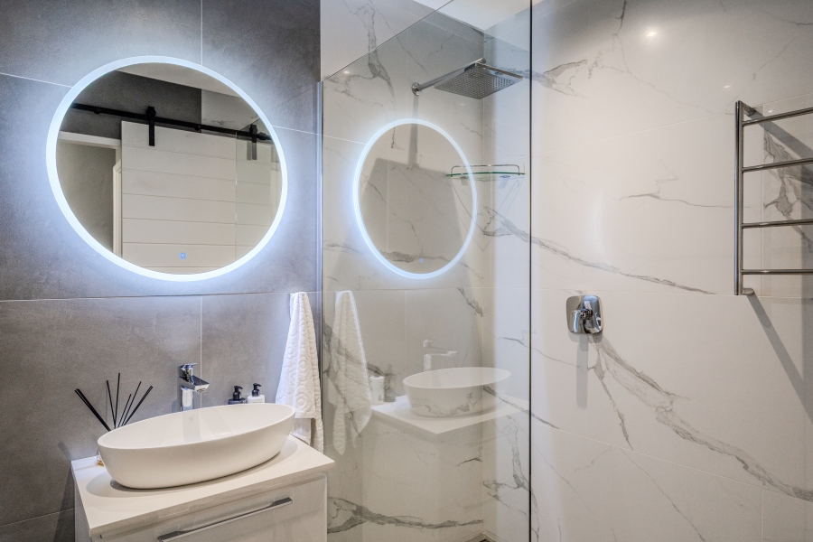 To Let 2 Bedroom Property for Rent in Fresnaye Western Cape